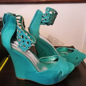 PIMPEYE-46 WEDGE SHOE